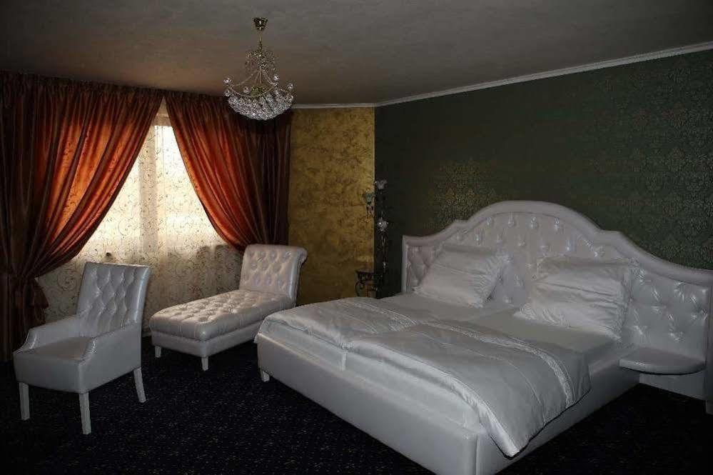 Hotel Kotva Bratislava Exterior photo